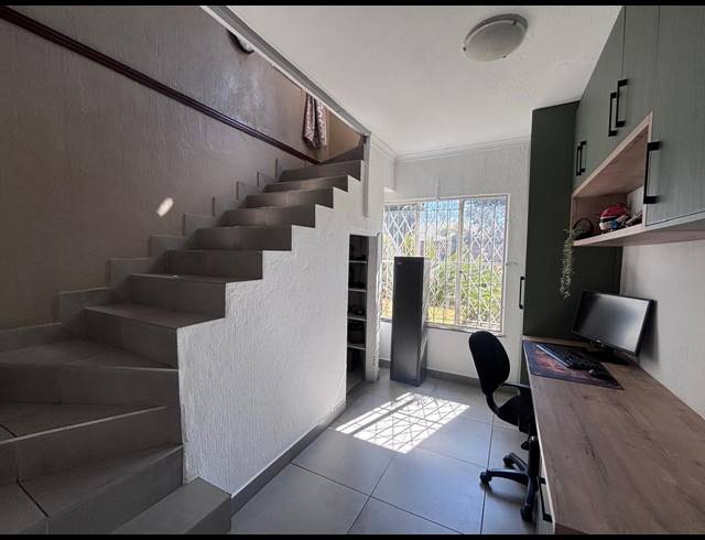 4 BEDROOM HOUSE FOR SALE IN PIERRE VAN RYNEVELD